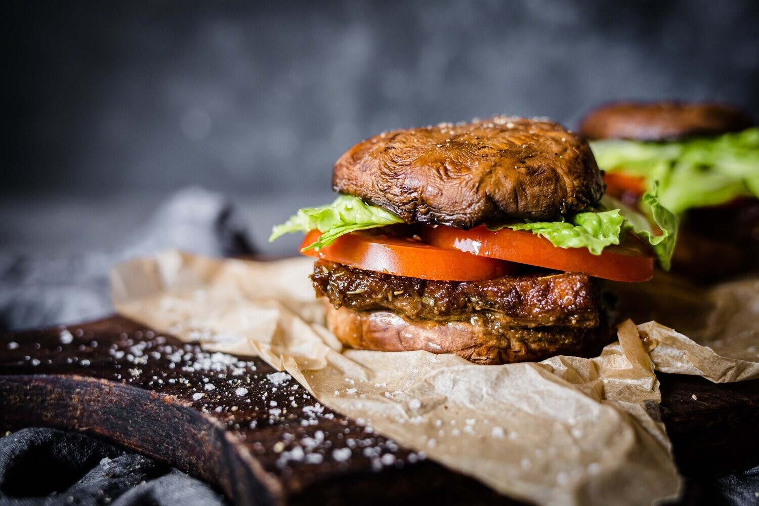 Hamburguesa tempeh vegana baja en carbohidratos con bollo de portobello