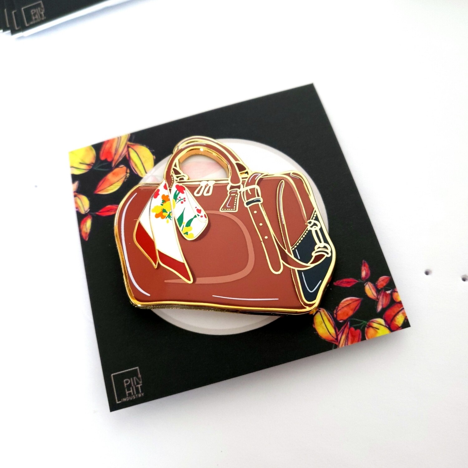 [Instock]: V Mute Boston Bag Enthusiasts Club Pin