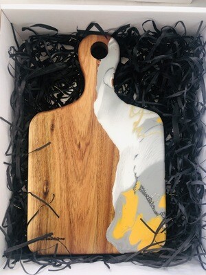 RESIN DECORATED BILTONG BOARD, COLORS CUSTOMIZED ACCORDING TO ORDER.
SIZE SMALL