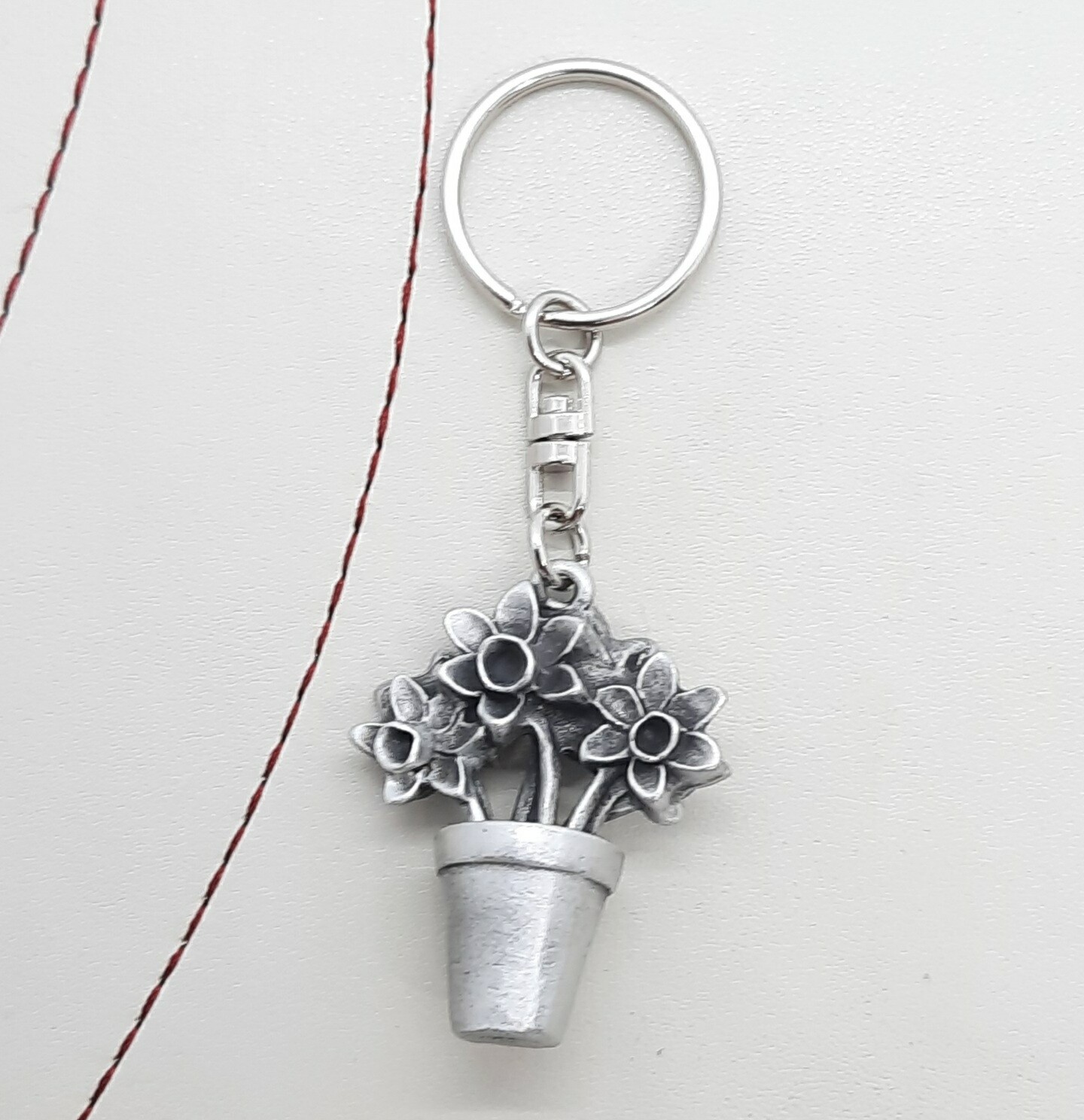 Daffodil Flower Pot Garden Plant Pewter Keyring