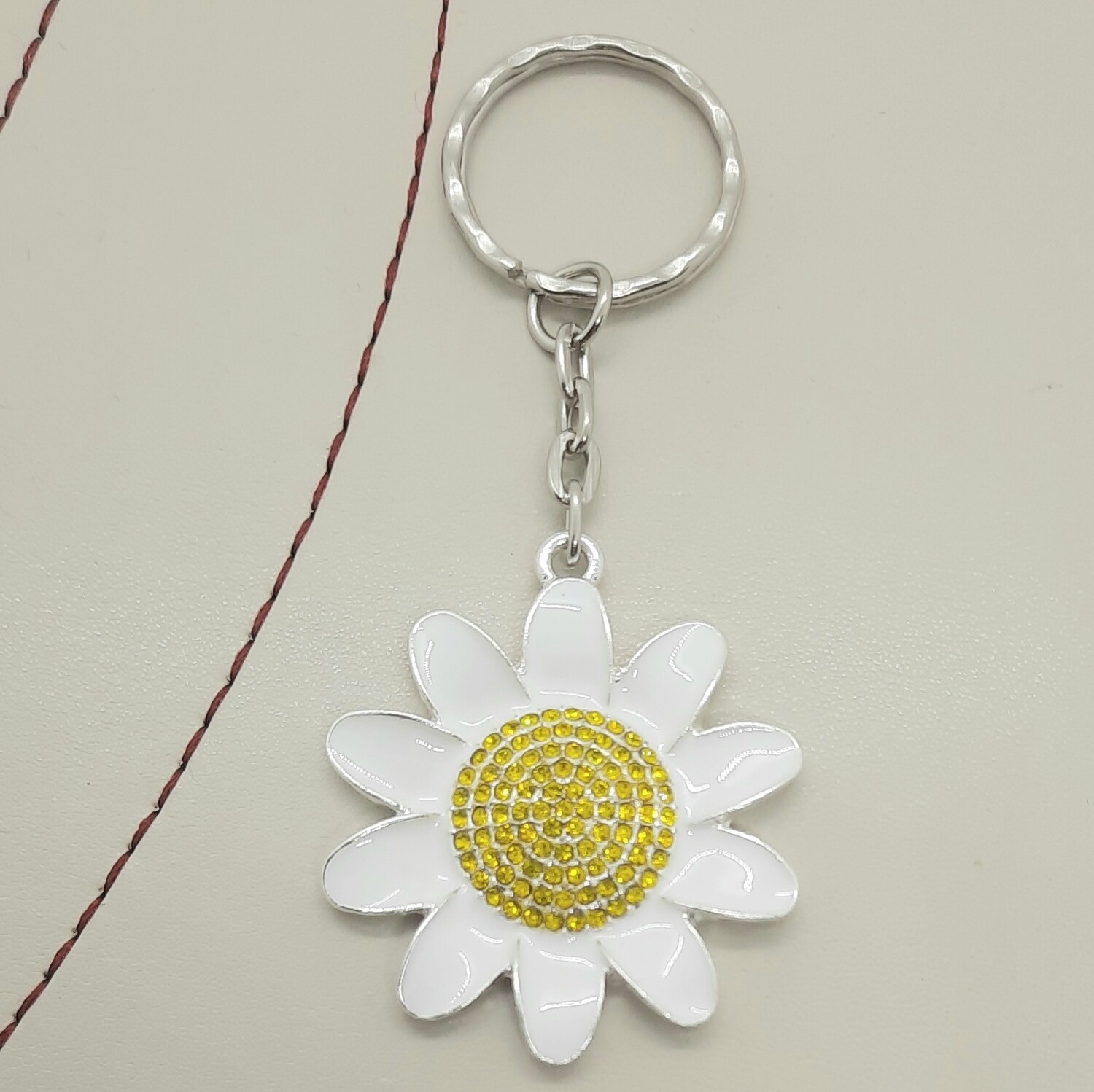 Daisy flower Keyring Enamel and Rhinestone