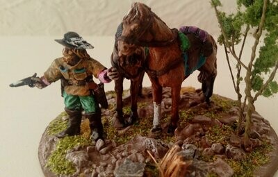 GHH1 - Guerrilla Horse Holder & Two Standing Horses