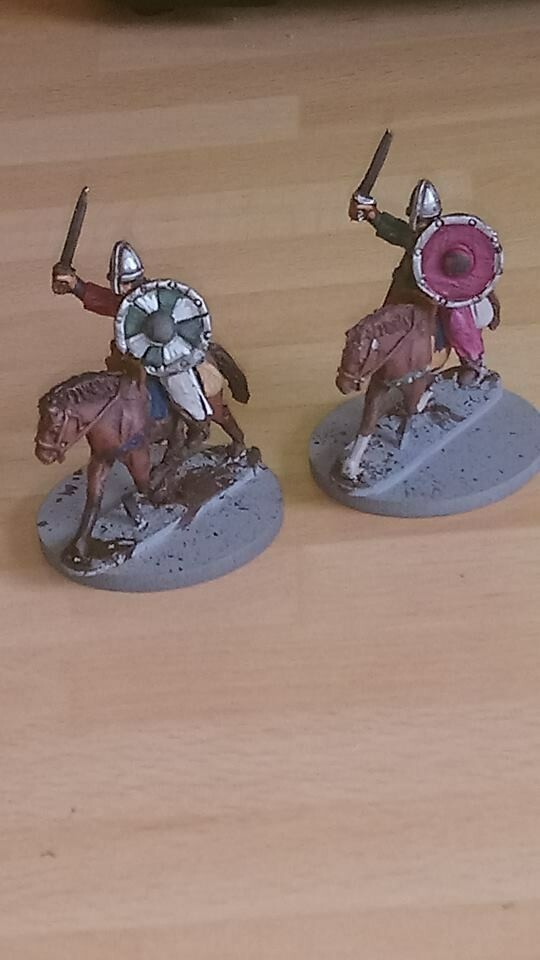 NOR12 Vikings Mounted Unarmoured with Swords