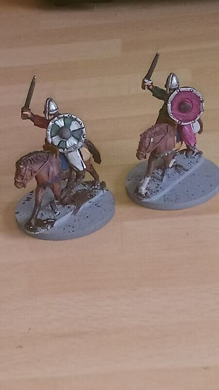 NOR12   Vikings Mounted Unarmoured with Swords