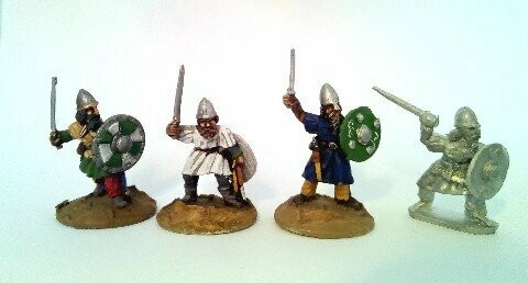 NOR8   Viking Unarmoured  with Sword