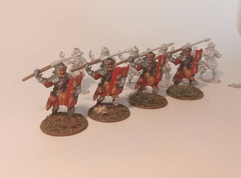 Rom5  Legionaries throwing Pilum