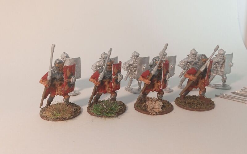 Rom4  Legionaries advancing with Pilum