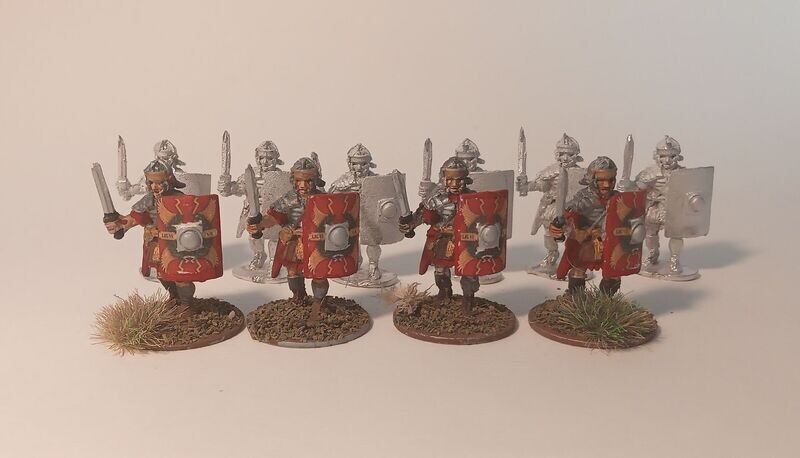Rom6  Legionaries advancing with upright Gladius