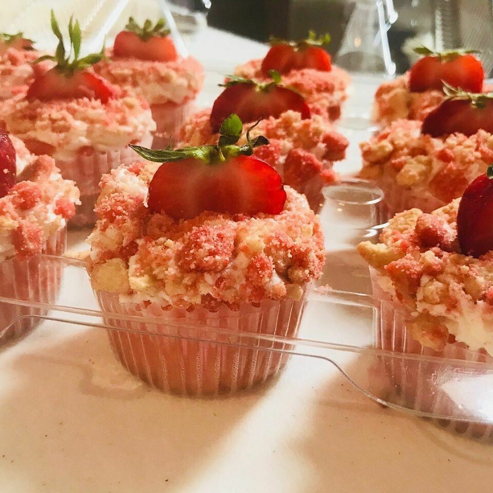 Deluxe Cupcakes