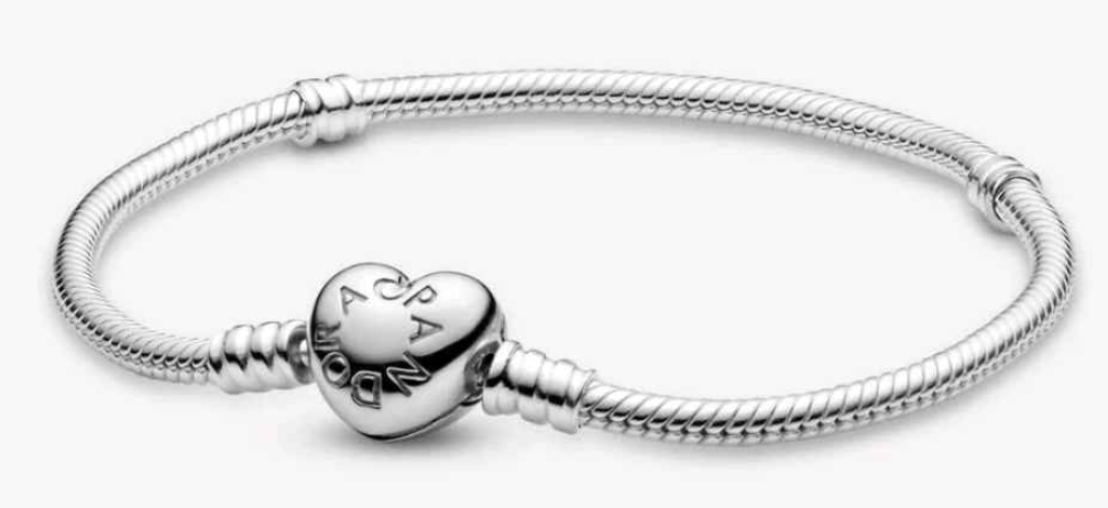 Pulseira tipo pandora prateada com fecho coração