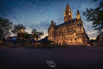 Stadhuis Middelburg in de avond