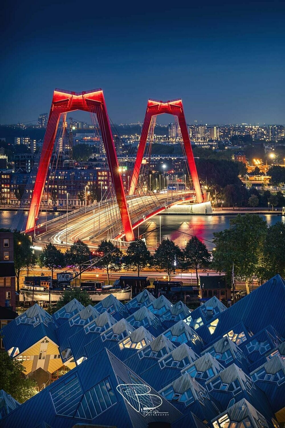 Willemsbrug en Kubuswoningen Rotterdam