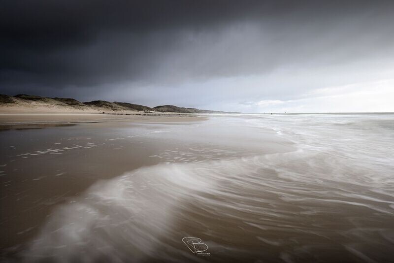 Strand Zoutelande op een buiige dag