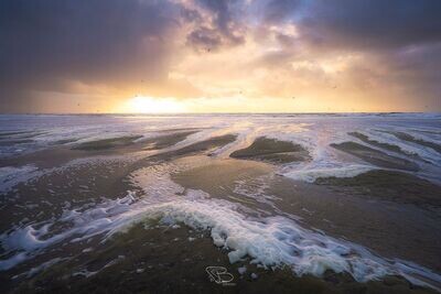 Razende wind aan de kust