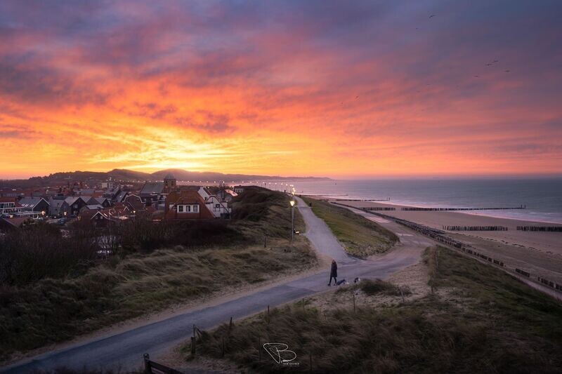 Kleurrijke zonsopkomst Zoutelande