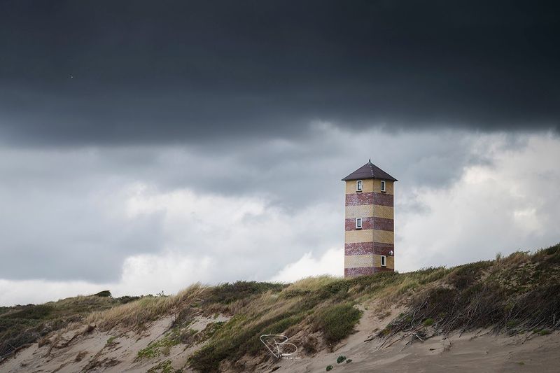 Kaapduinen Laag in Dishoek op een grijze dag