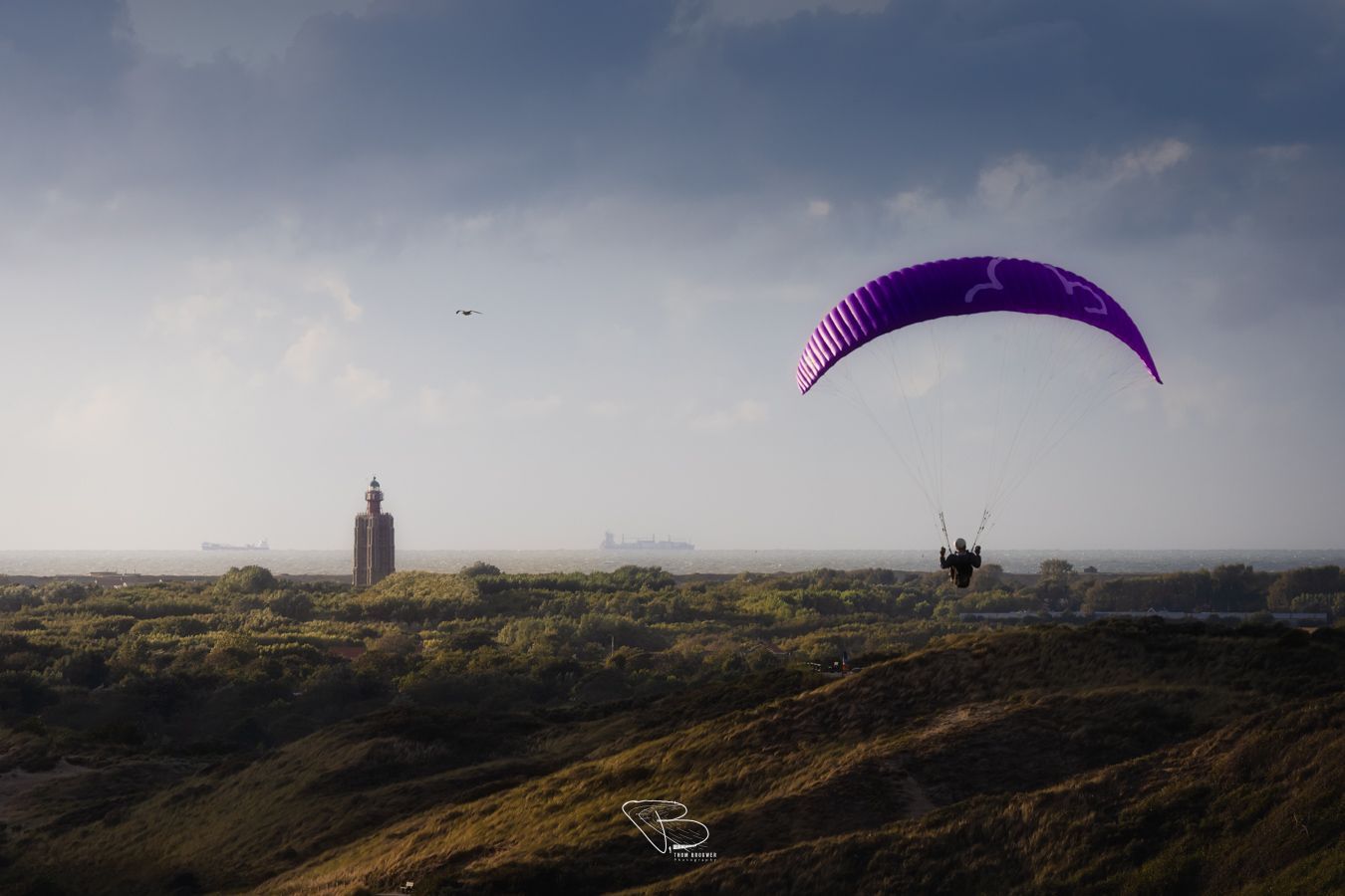 Paraglider boven Walcheren