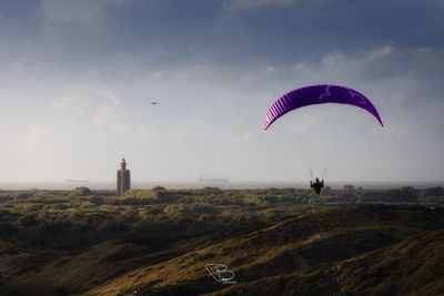 Paraglider boven Walcheren