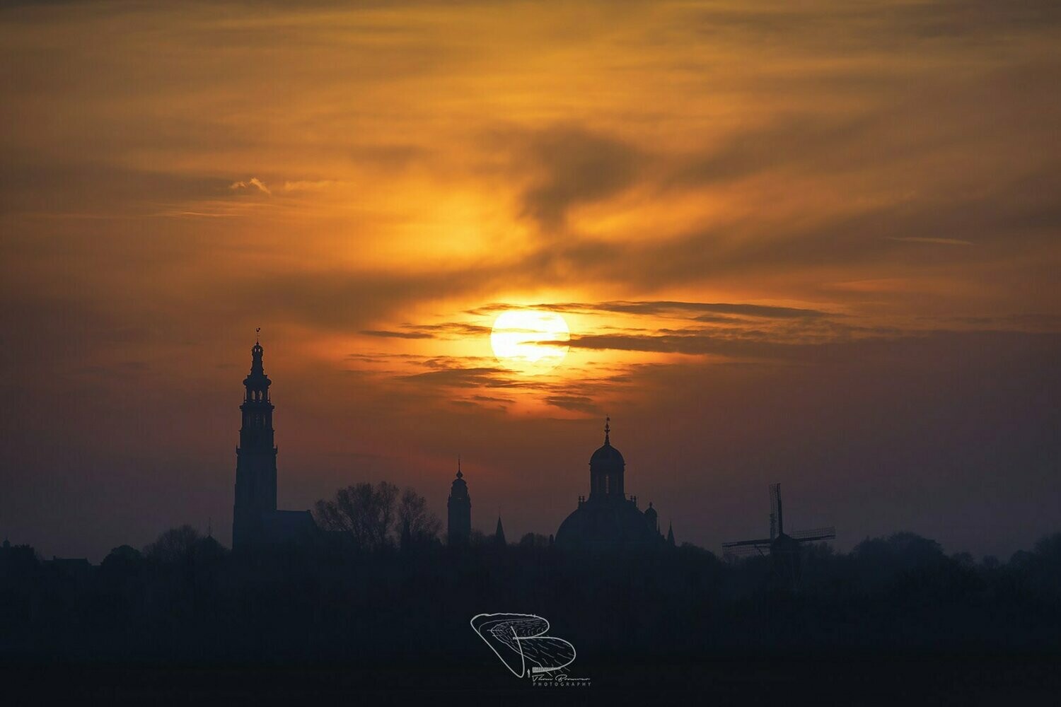 Middelburg onder vurige zonsondergang Middelburg onder vurige zonsondergang