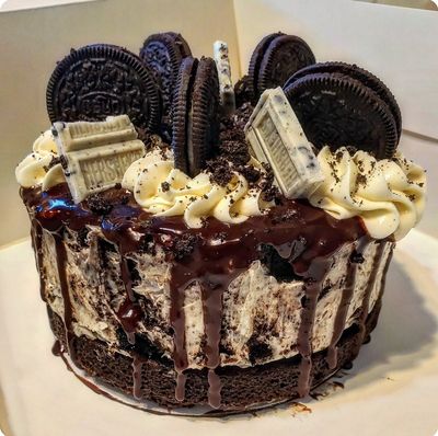 Brownie Cookies n Cream Cheesecake SLICE!