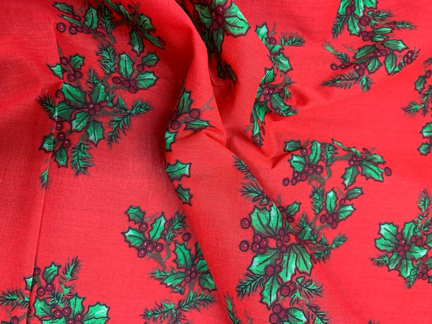 Holly Bunch Red