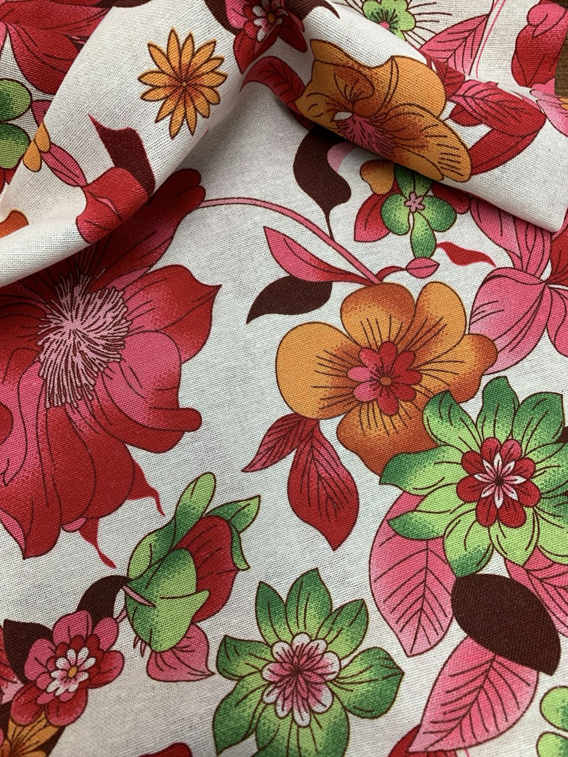 Linen Look Big Red Flower