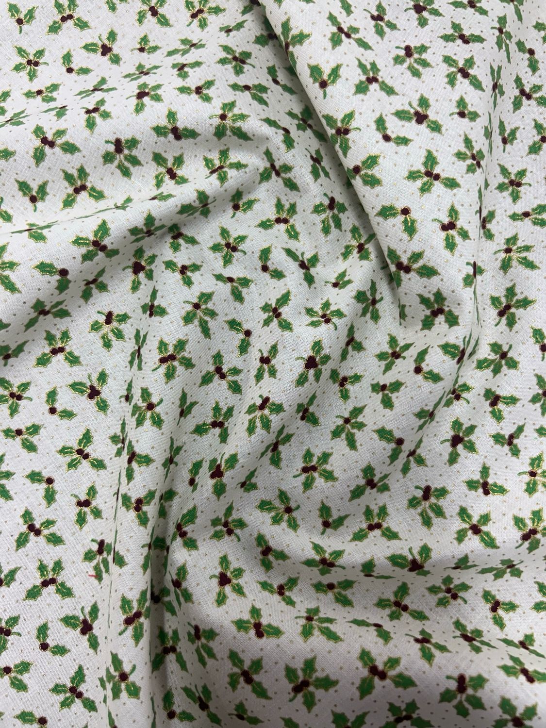 Metallic Holly Cream