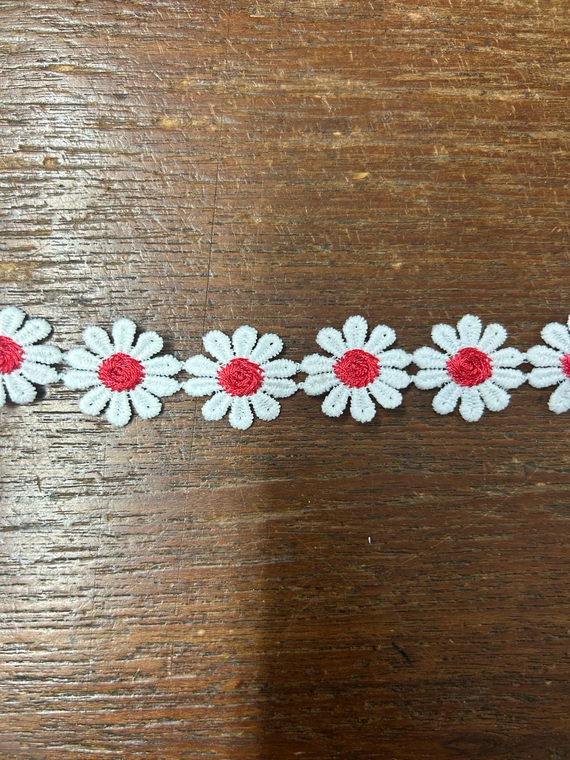 Daisy Trim Red
