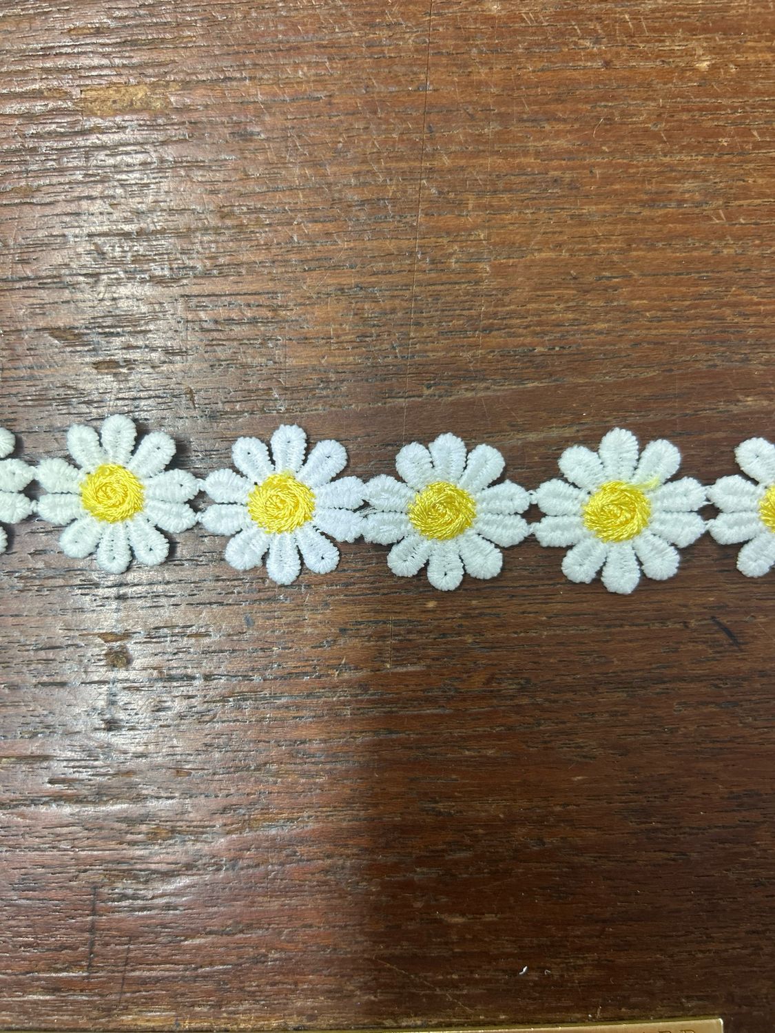 Daisy Trim Yellow