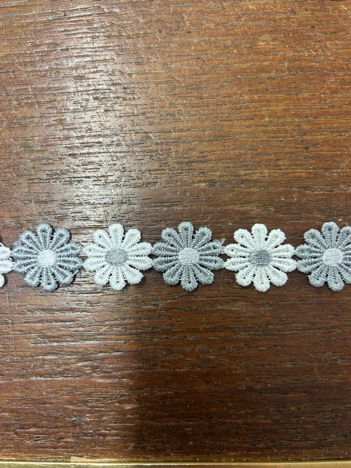 Grey 2 Tone Daisy Trim
