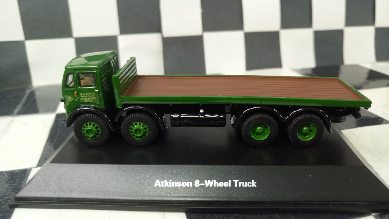 1:87 BoS Atkinson 8-Wheel Truck (Green)