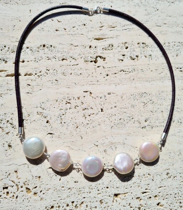Collar &quot;Indira&quot;