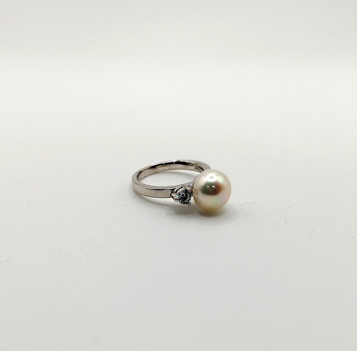 Anillo con perla y circonita "Clasico"