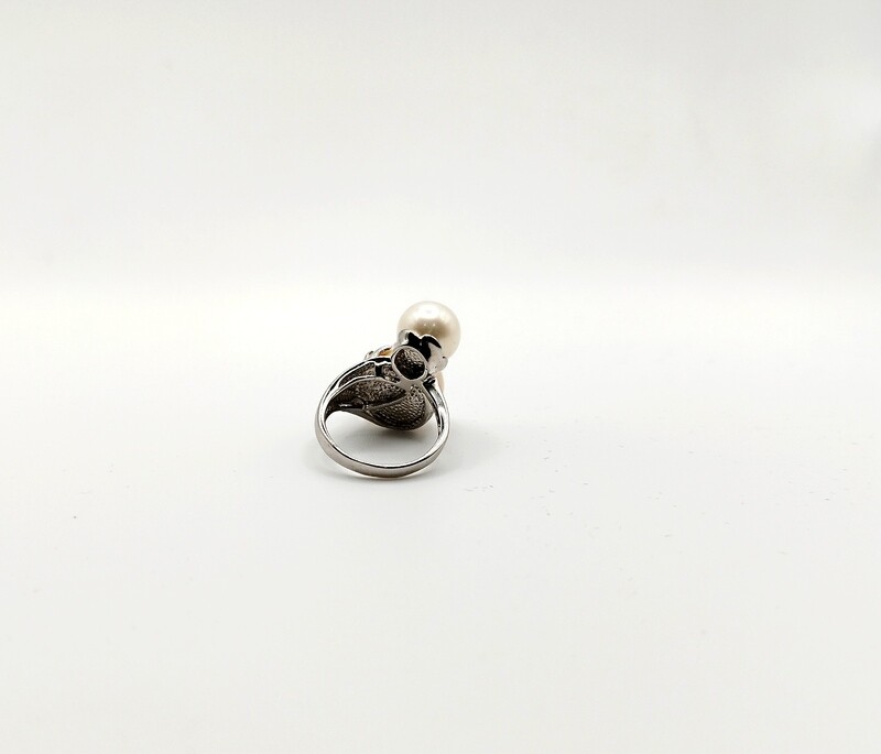 Anillo de plata con perlas cultivadas "El Sol y la Luna"