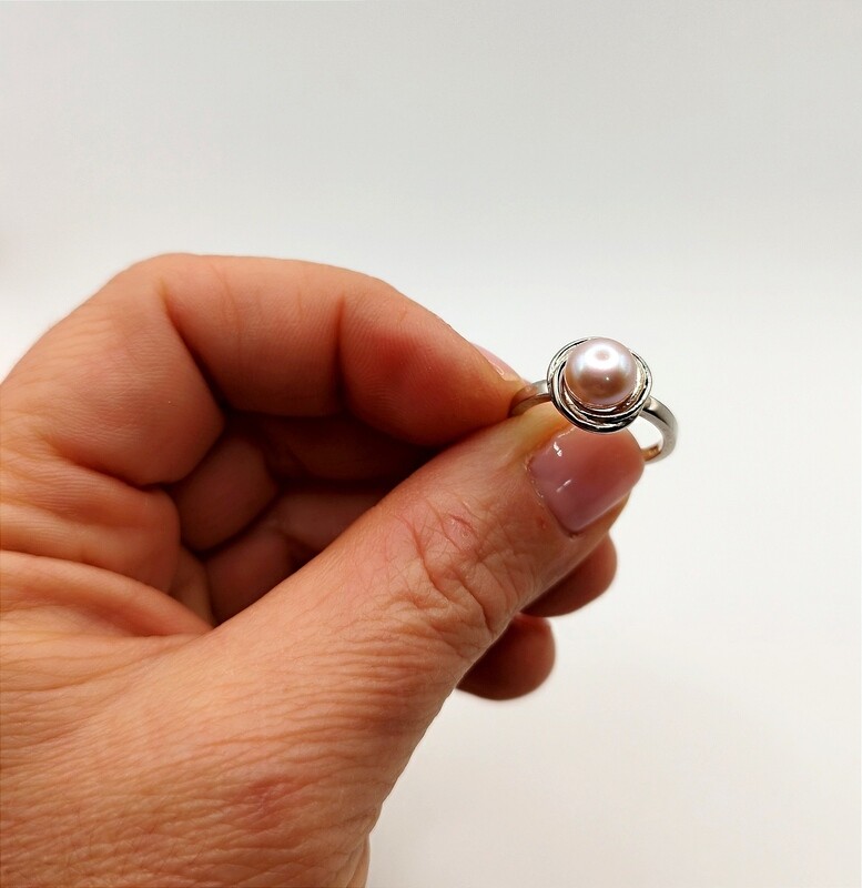 Anillo con perla boton &quot;Nido&quot;