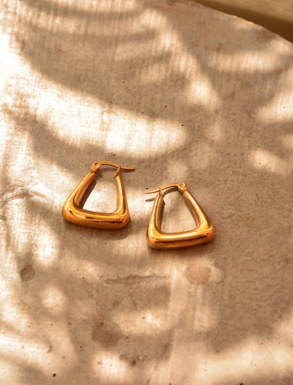 ARETES AMANDA GOLD HADA ACCESORIOS