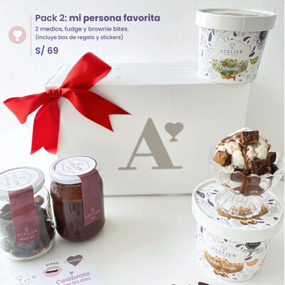 Box Mi persona 😍 : 2 medios + fudge + Brownie bites + box decorado y stickers de regalo 