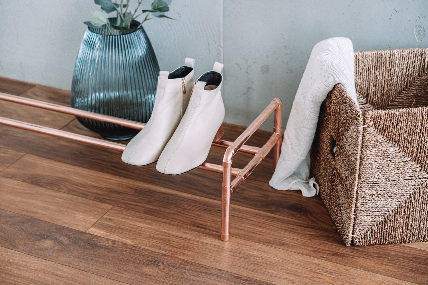 Shoe storage rack