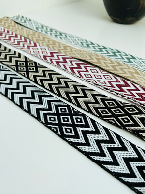 Correa bordada regulable rombos 