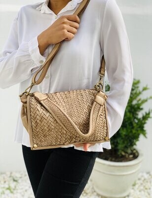 Bolsos de piel lavada trenzados