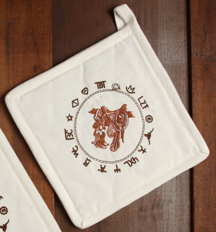 Pot holder, 2 pieces, boots &amp; saddle