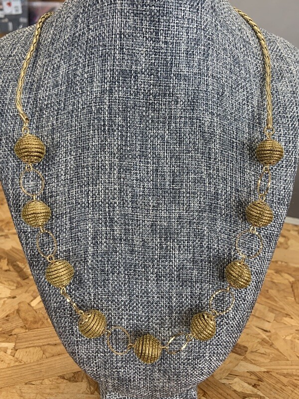 Collier original or végétal