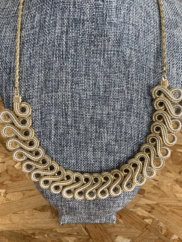 Collier original or végétal