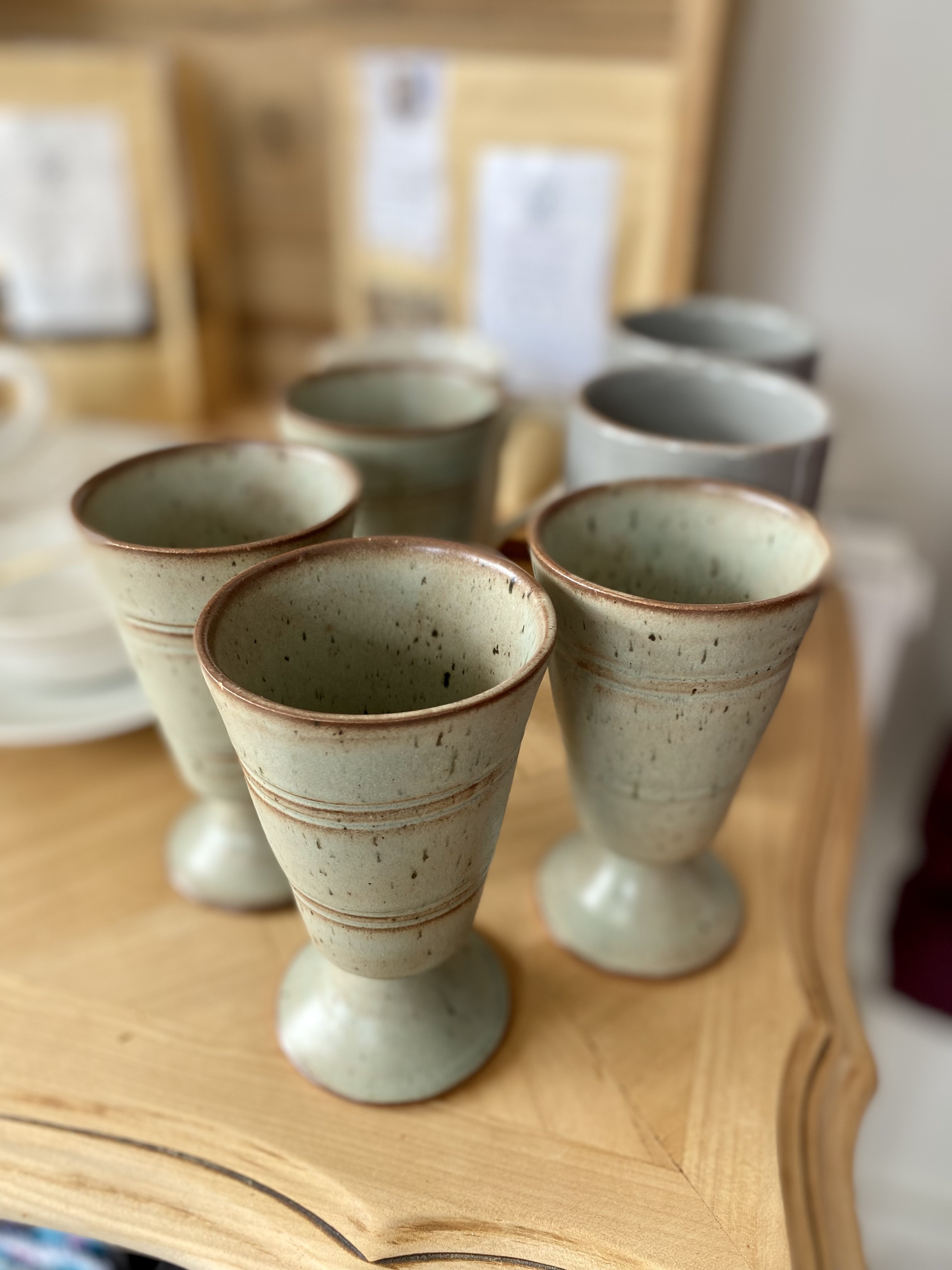 Mugs en grès authentiques