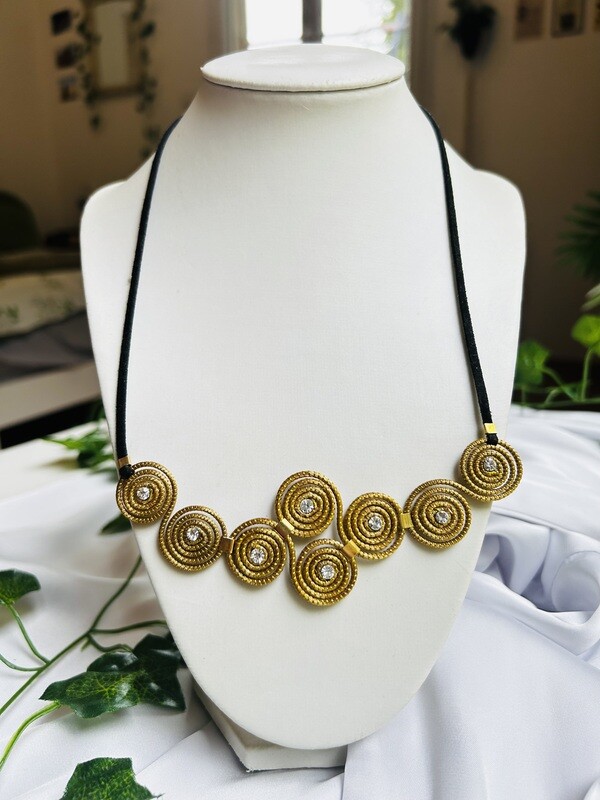 Collier original or végétal