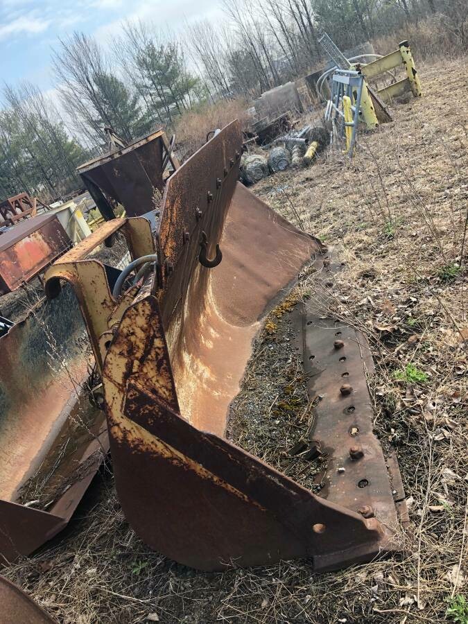 CAT 930 Side Dump Bucket