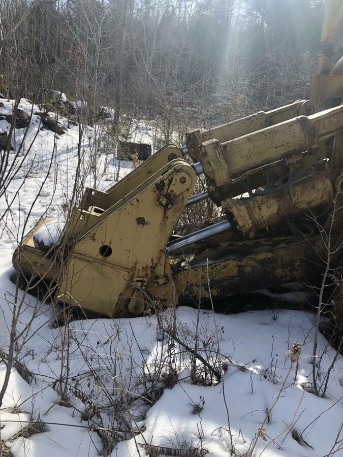 Cat D9 Ripper