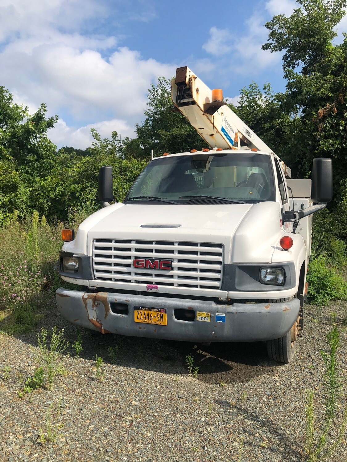 GMC 5500EFI Manlift