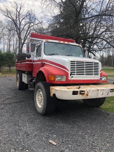 International 4800 4X4 Dump Truck