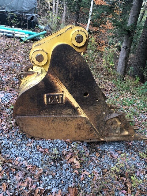 Cat 38" Bucket